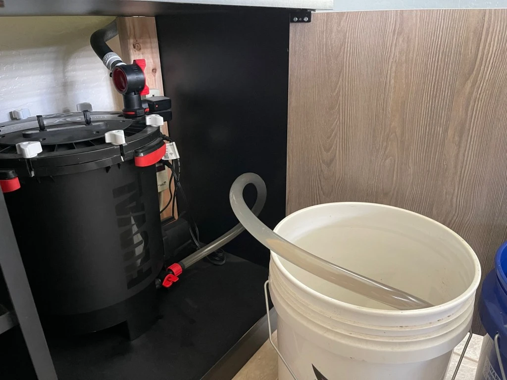 Automatic Feeder for a Small Tank